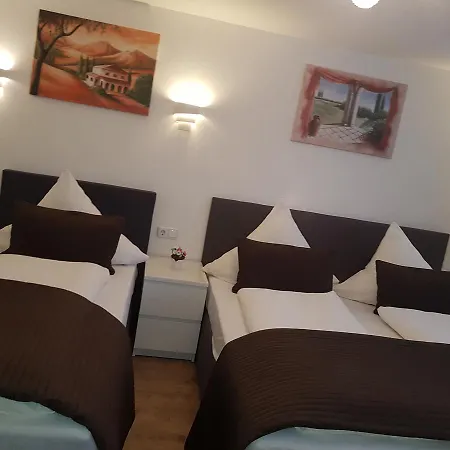 - West Affittacamere